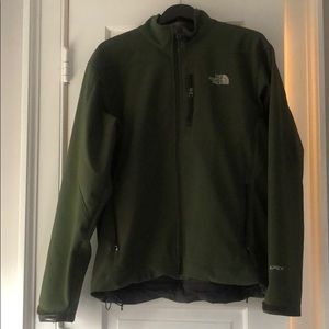 Men’s North Face Apex water and wind proof jacket